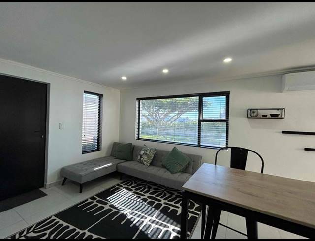1 BEDROOM PROPERTY TO RENT IN BLOUBERGSTRAND